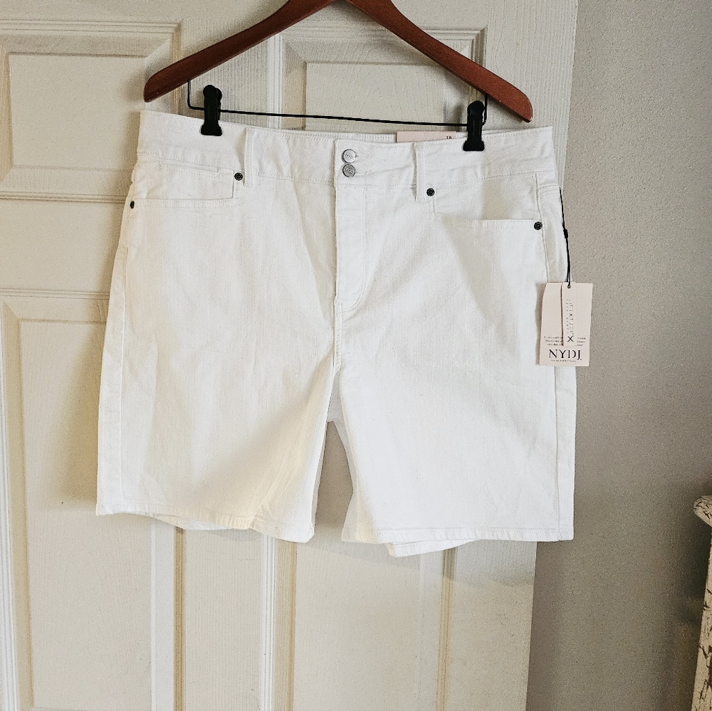 NWT NYDJ 18 Roxanne Short Optic White Lift X Tuck Technology
